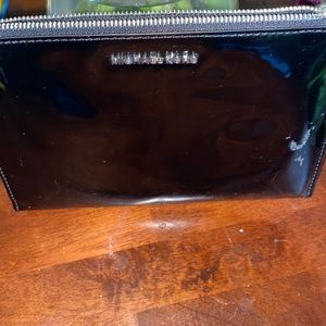 Michael kors. Makeup bag